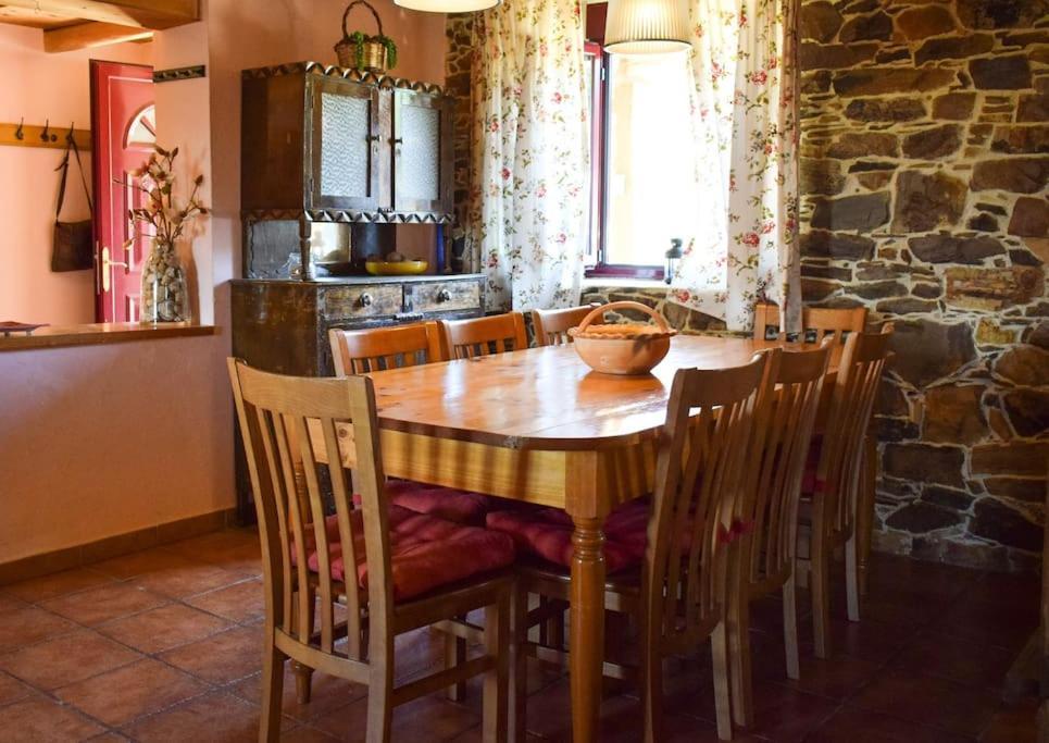 Casa Rural Tozolosolobos Otero de Bodos 外观 照片