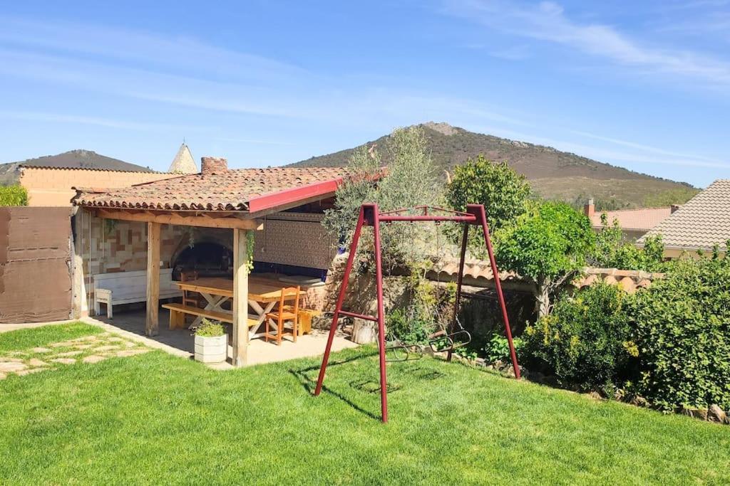 Casa Rural Tozolosolobos Otero de Bodos 外观 照片